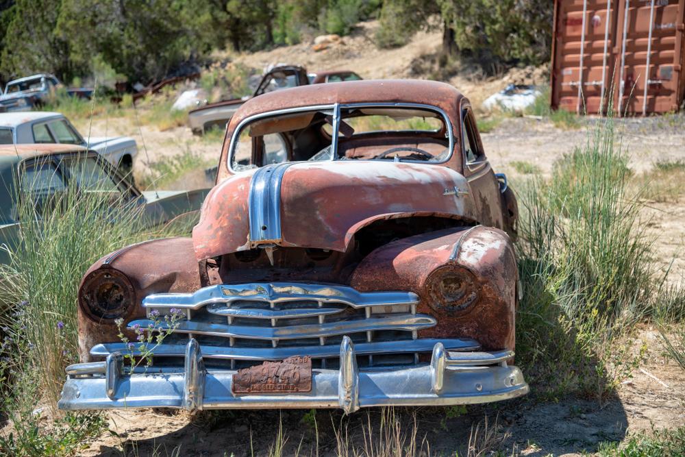 Glendale,,Ut,-,June,20,,2018:,Car,Wreckages,With,Rust,
